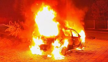 Politikovi z KDU-ČSL zapálili auto. Někdo mu vyhrožuje, tvrdí lidovci