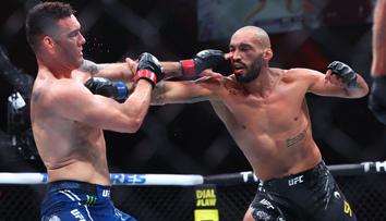 Kontroverzní výhra v UFC. Soupeře dvakrát dloubl do očí a pak ho ukončil