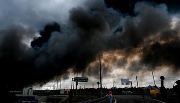 Kreml se chytá za hlavu. Masivní explozi klíčové rafinerie zřejmě nezpůsobila Ukrajina