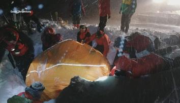 Vánoční zázrak v Rakousku: Mladíka vytáhli z laviny živého po 5 hodinách