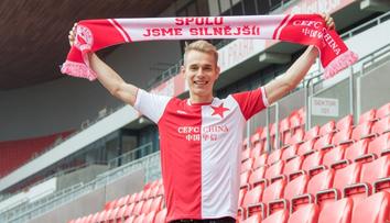 Náhrada za Deliho? Do Slavie přestoupil stoper Pokorný