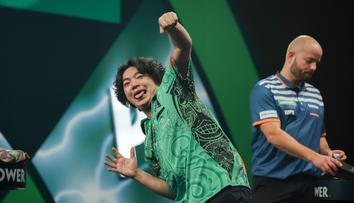Čím více tancuji, tím lépe házím. Japonec si na MS získal fanoušky