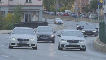 Mladí řidiči s mentorem způsobují méně nehod, více chybují osmnáctiletí