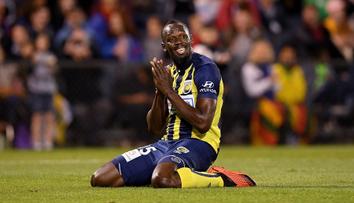 Fotbalový sen se rozplynul. Usain Bolt ukončil kariéru