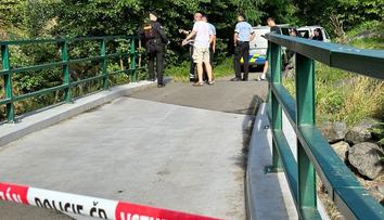 V Divoké Šárce zemřel muž po pádu ze skály. Policie vyšetřuje příčinu