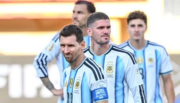 Messiho spoluhráč obvinil kritiky z konspirací proti Argentině: Čekali, až padneme