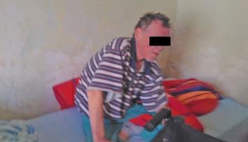 Z ubytovny hrůzy tajně vyvezli tři muže. A posadili je v nemocnici