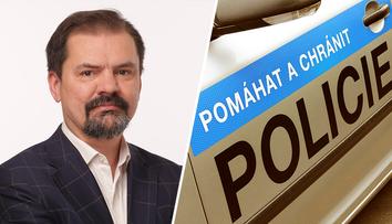 Pražského politika někdo napadl dlažební kostkou. Způsobil mu krvavá zranění