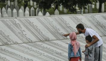 Srbové se bouří, za popírání genocidy v Srebrenici mohou jít do vězení