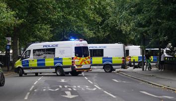 Smrt novorozence šokovala Británii. Z vraždy miminka policie obvinila i čtyři Slováky