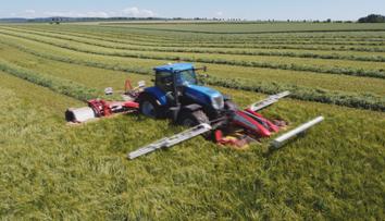 V Brně testují traktor bez řidiče. Zvládne prý mnohem víc