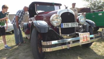 Fara hostila veterány. K vidění byly stovky historických vozidel
