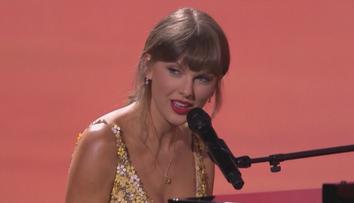 Fanoušci Taylor Swift spekulují. Zpěvačka se možná bude za pár dní vdávat