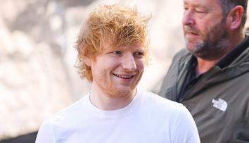 Ed Sheeran si oholil hlavu. Přiznal boj se zákeřnou nemocí