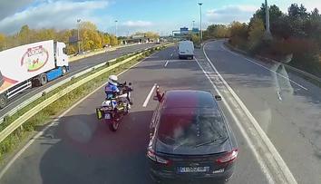 Tomu se říká karma! Řidič osobáku chtěl vyučit kamioňáka, trest přišel okamžitě