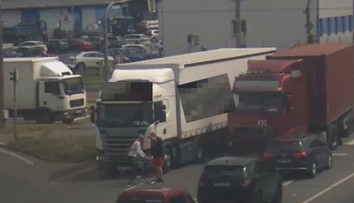 Ostrava: Cyklista vybržďoval kamion! Nebezpečný manévr zachytila kamera