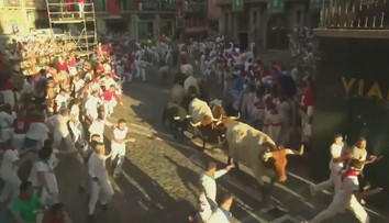 Slavný festival v Pamploně přilákal davy. Organizátoři hlásí první zraněné