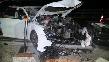Policie ukázala, jak vypadá nehoda bez připoutání. Muž proletěl čelním sklem