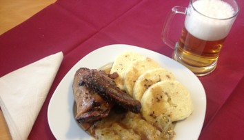 Dokonalá pečená kachna krok za krokem: Recept, který se povede vždy