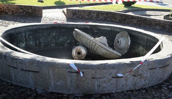 Fotbalové oslavy se změnily v tragédii. Na chlapečka (†13) se zřítila fontána