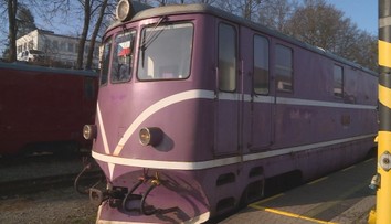 Úzkokolejka je zpět na kolejích. První jízda přilákala davy nadšenců