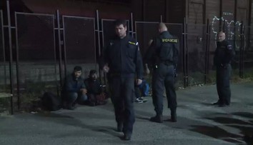 Čeští muži zákona v Makedonii chytili migranty už na první hlídce