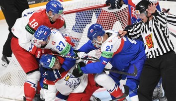 Češi se Slovenskem na MS nepadli 14 let. Historie pamatuje debakl i památné bitvy