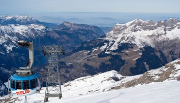 Ve Švýcarsku se zřítila lanovka, jeden člověk zemřel. Na místě zasahovali záchranáři