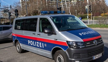 Řidič s českou značkou srazil v Rakousku policistu. Z auta plného drog utekl