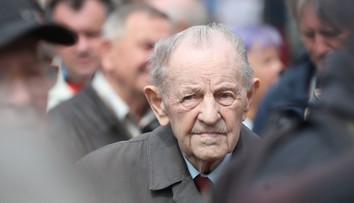 Zemřel Miloš Jakeš. Komunistickému funkcionáři bylo 97 let!