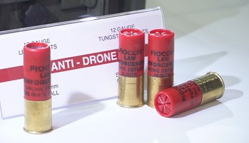 Moderní bojiště: Veletrh v Německu předvedl nové typy munice proti dronům