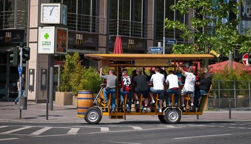 První zákaz pivních kol! Pražanům dochází nervy, ministerstvo mlčí