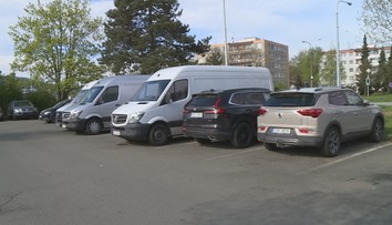Zlín si posvítil na velká vozidla. Na sídlišti už nezaparkují