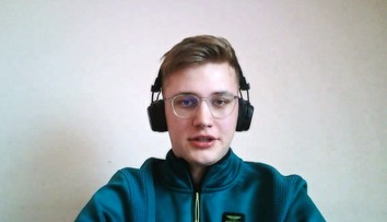 Český simracer míří do Formule 1. Bude jezdit za Aston Martin