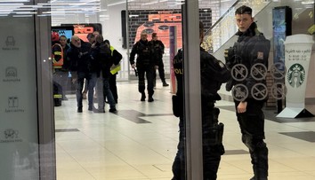 Útok v Hradci mohl dopadnout mnohem hůř. Agresora zahnal hrdina z davu