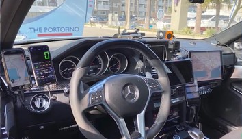 Špinavý rekord. Upravený mercedes pokořil nejlepší čas i spoustu zákonů
