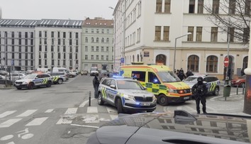 Učitel, který falešně hlásil střelbu, mohl mít trauma. Studoval s oběťmi z fakulty