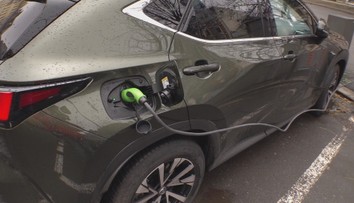Parkování zdarma pro elektromobily v Liberci končí. Lidé si stěžovali