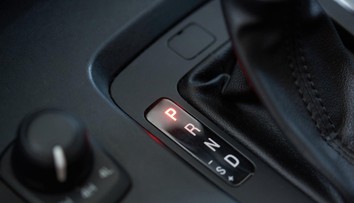 Auto s automatem: Víte, jaký ze 4 druhů převodovek vybrat?