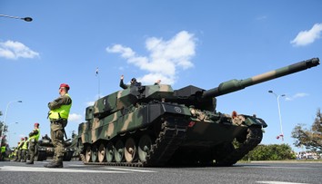 Přes Česko se budou přesouvat tanky Leopard. Povrch dálnice prý nezničí