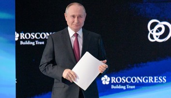 V ulicích Petrohradu lidé volali po pádu Putina. Zněla zakázaná píseň