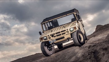 Toyota BXD10 je něco něco japonský Hummer. Právě teď na prodej!