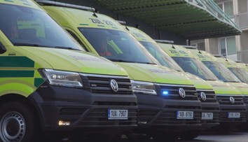 Obézních pacientů přibývá, nové sanitky mají speciální nosítka!