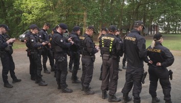 Policisté po třech týdnech našli zmizelou ženu z Pardubicka. Museli volat sanitku