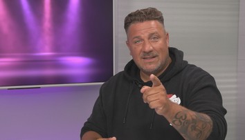 Vzdychat při dabování erotické scény, když mě přes okno pozorují lidé, rád nemám, přiznává Holán
