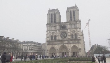Notre-Dame praská ve švech. Po znovuotevření hlásí rekordy v návštěvnosti