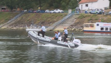 Jihočeští hasiči a policisté zasahovali u nezvyklé nehody na řece Otavě