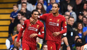 Dárek pro malé fanoušky Liverpoolu: Opory týmu je překvapily ve škole