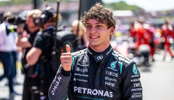 Antonelli udeřil v závěru. Mercedes ovládl kvalifikaci v Silverstonu