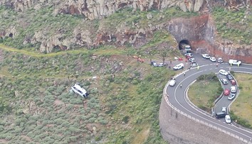 Tragédie na Kanárských ostrovech. Autobus plný turistů se zřítil ze srázu